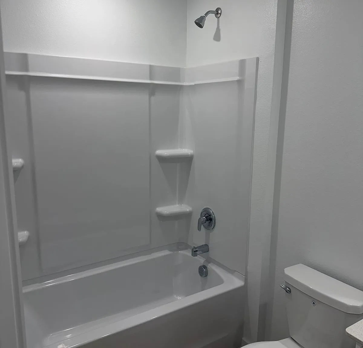 4 bed, 1985 sqft, $2,300 — Photo 4