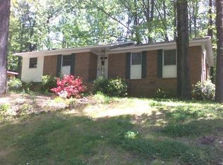 2800 Wynnewood Dr, Greensboro, NC 27408