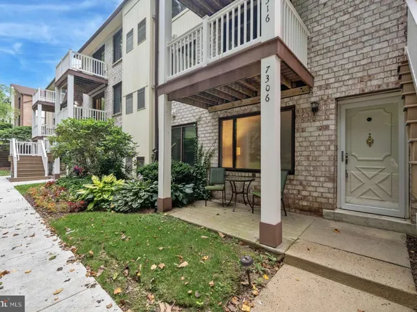 7306 Hilltop Dr #114, Brookhaven, PA 19015