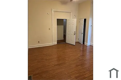 2215 Brookfield Ave #1 Photo 1