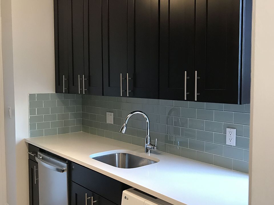 1st image of 910 W End Ave APT 10F