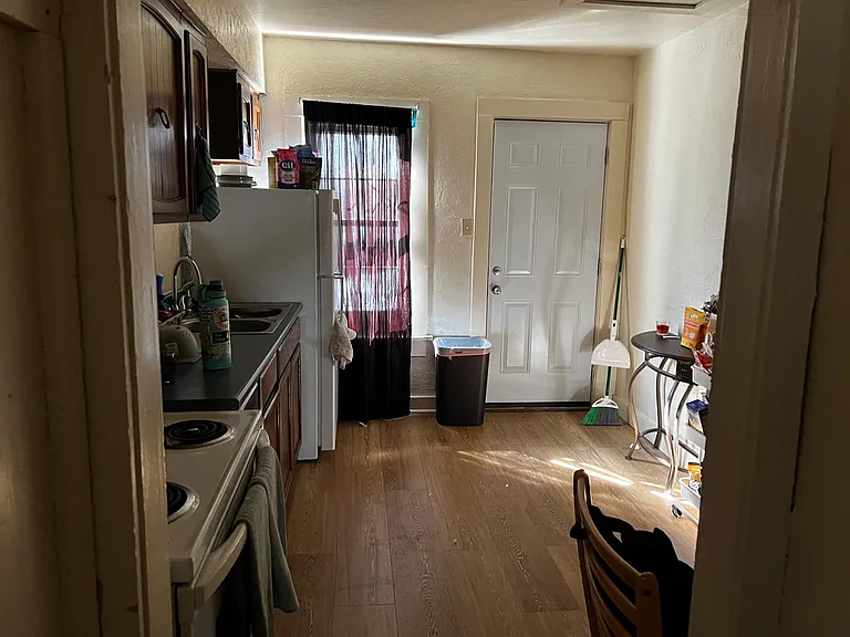 126 S Duncan St #B — Photo 4