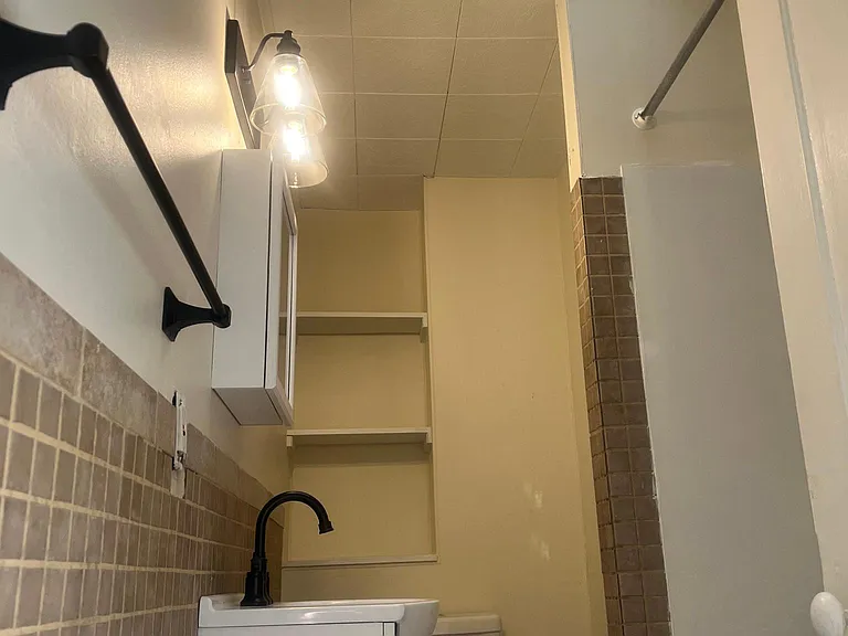 514 N Queen St #4 — Photo 1