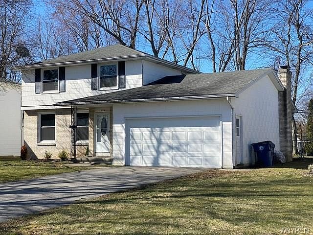 1st image of 324 Sprucewood Ter