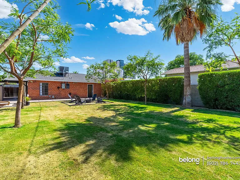 1136 E Almeria Rd — Photo 7