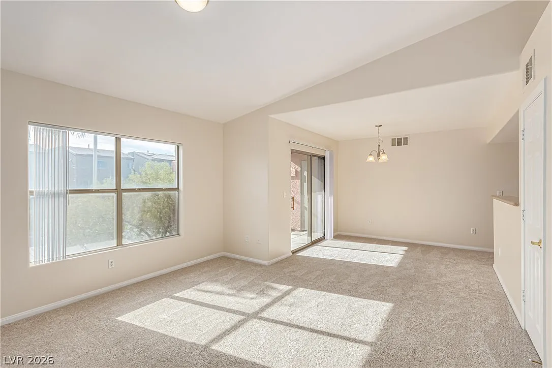 3 bed, 2.0 bath, 1167 sqft, $1,490 — Photo 3