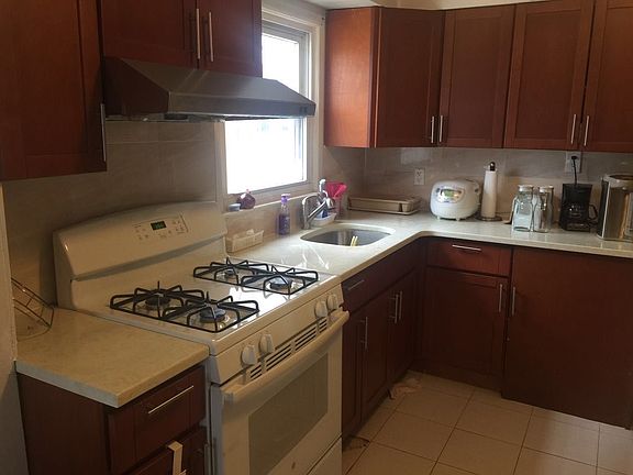 4th image of 2417 Parsons Blvd #1FL