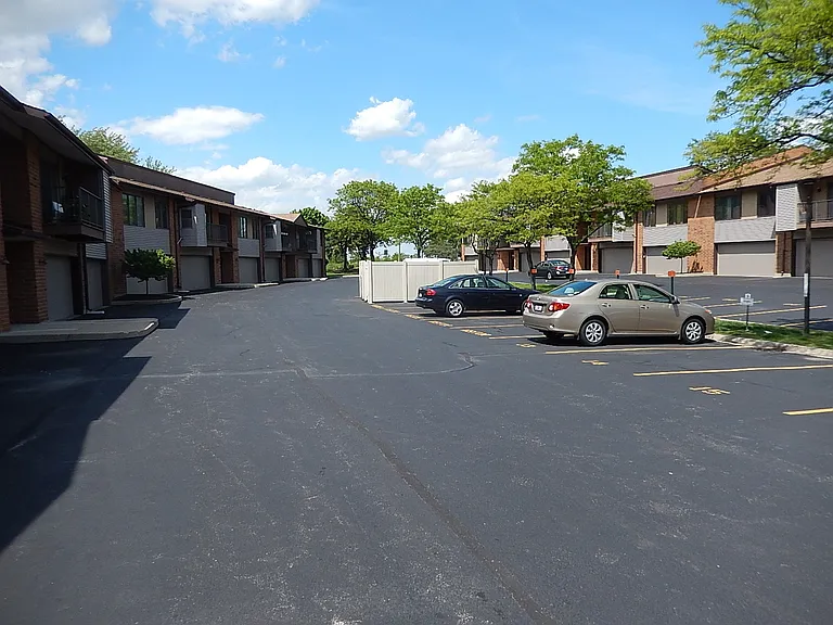 805 Oakton St — Photo 21