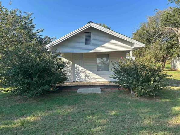 411 W Apache Ave, Rush Springs, OK 73082