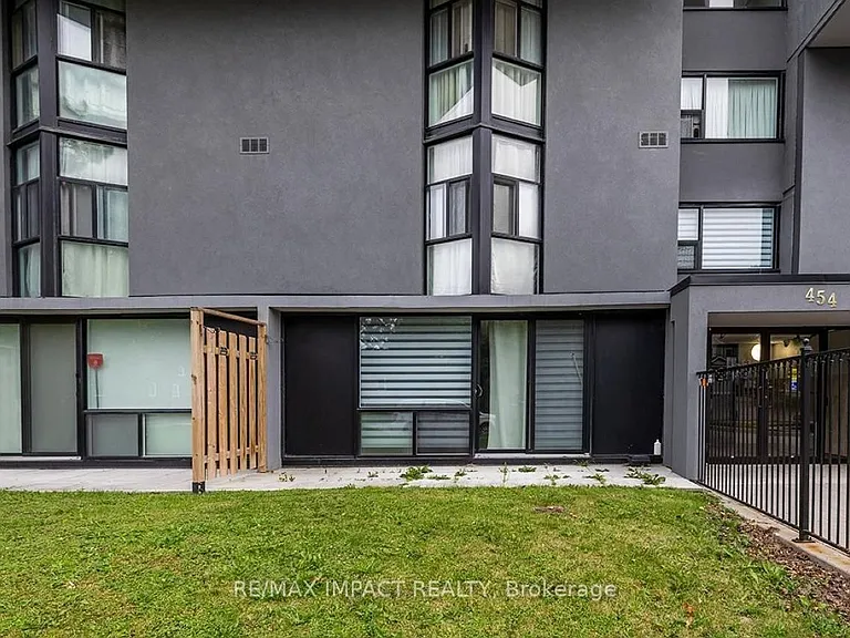 454 Centre St S #108 — Photo 16