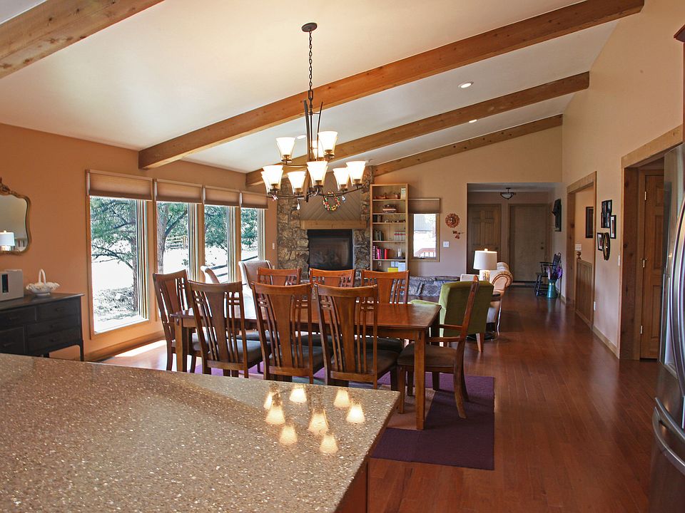 Open floorplan & mtn views