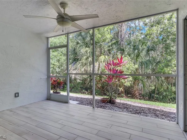 773 Wiggins Lake Dr APT 104, Naples, FL 34110