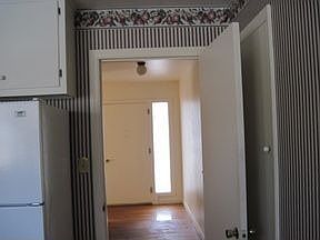 4th image of 430 Birchwood Dr