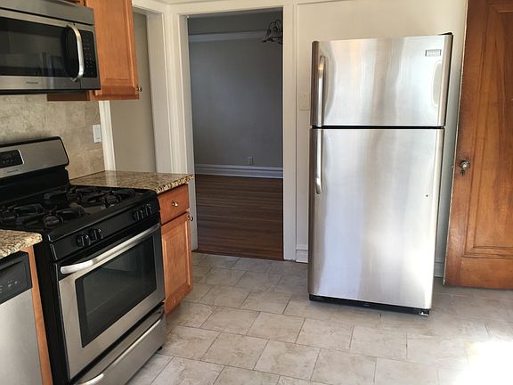 4th image of 6308 N Oakley Ave APT 2W