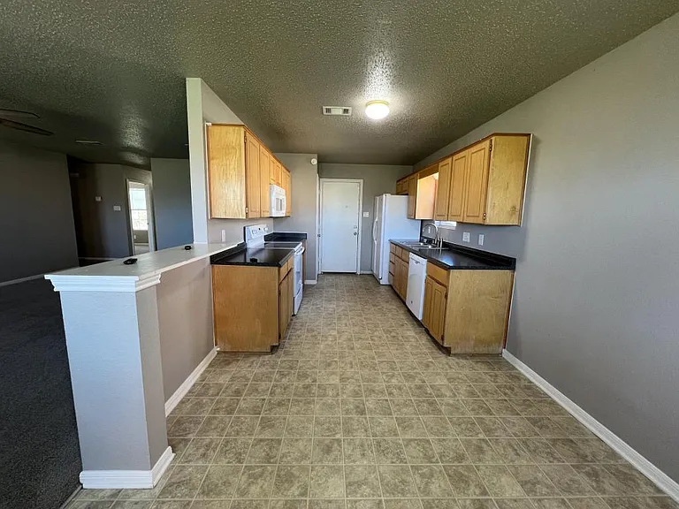 4115 Mustang Dr — Photo 9