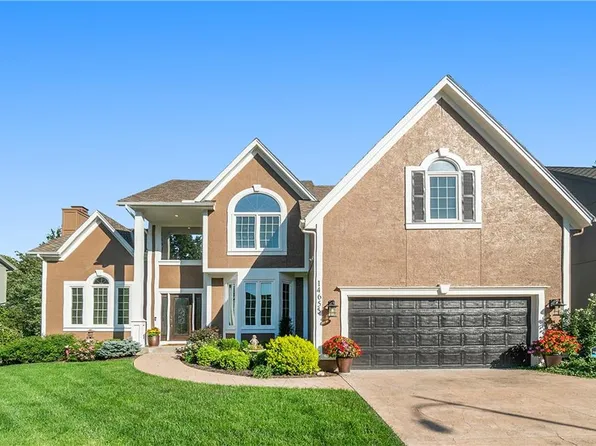 14655 S Greenwood St, Olathe, KS 66062