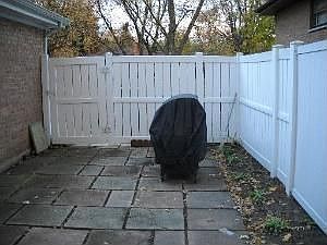 4th image of 16107 University Ave
