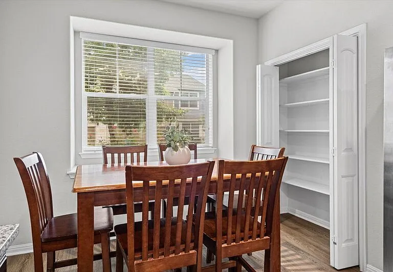 516 E Slaughter Ln — Photo 21