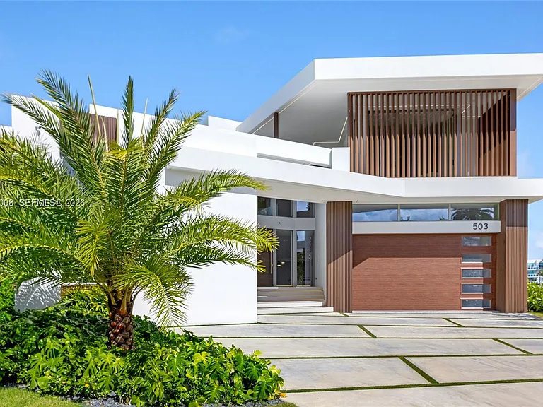 503 Palm Dr — Photo 73
