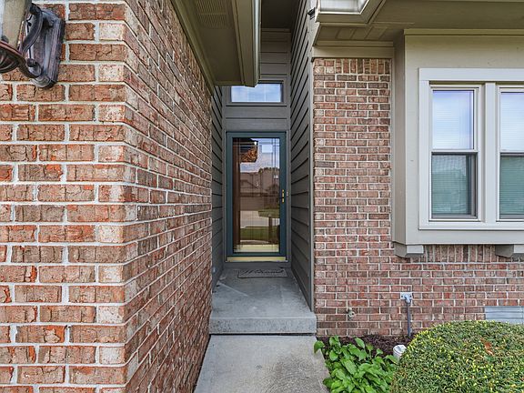 4th image of 735 Cottage Ln
