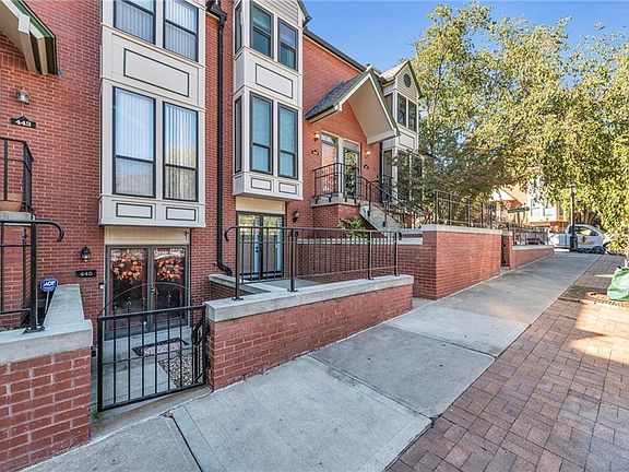 3rd image of 447 W 10th St Unit 1