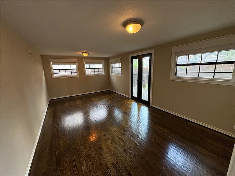 4120 Saranac Dr — Photo 5