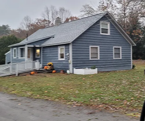 284 W Surry Rd Photo 1