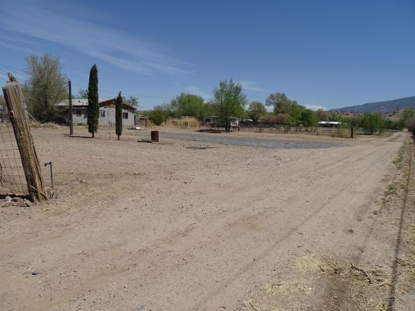 926 Oak St, Bernalillo, NM 87004