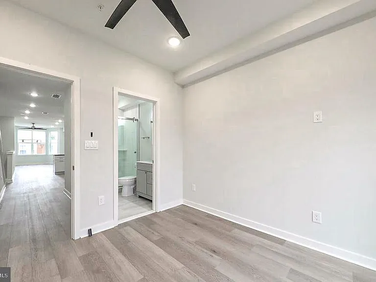 5217 Irving St #2 — Photo 7