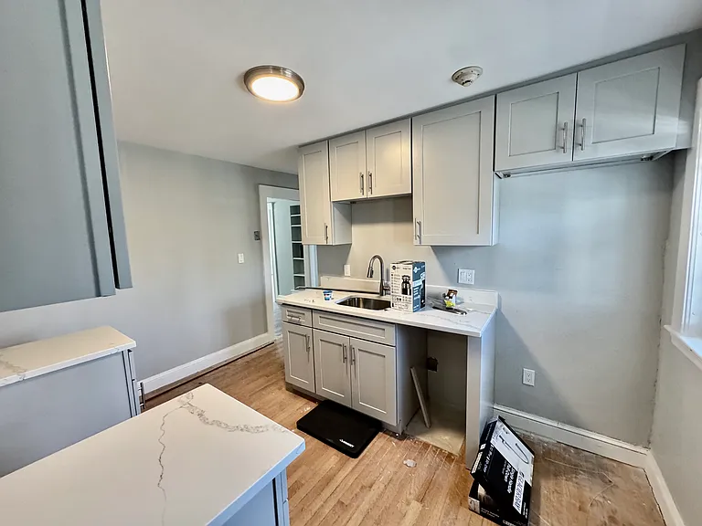 4907 Washington St #1L — Photo 2
