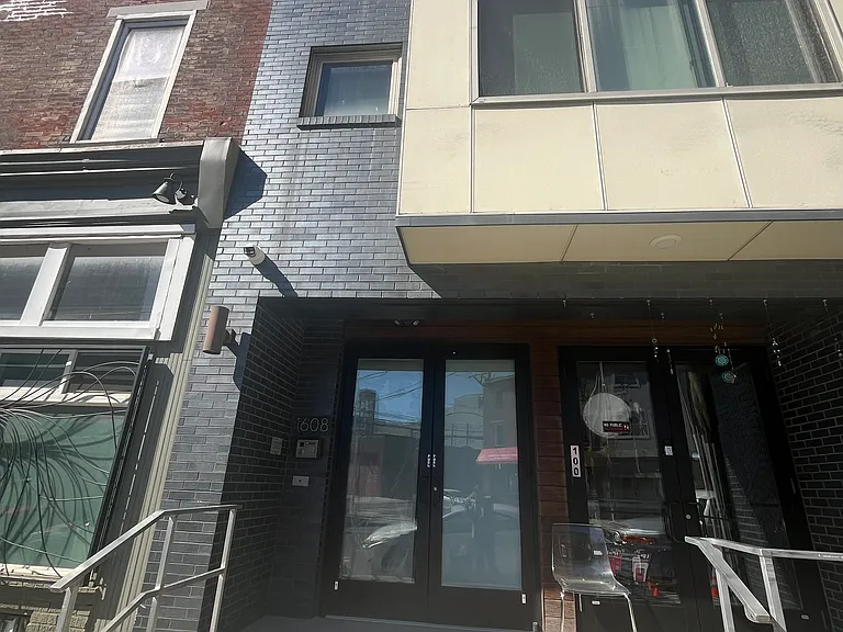 1608 Ridge Ave #401 — Photo 26