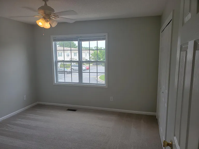 2315 Vineyard Dr #B4 — Photo 22
