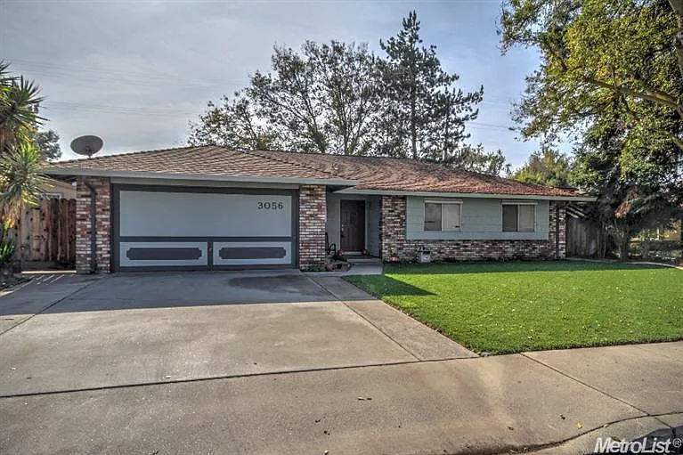 3056 Laramie Dr photo 1