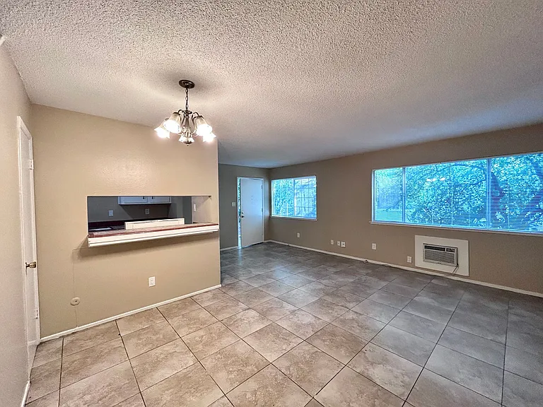 926 Carro Dr — Photo 6