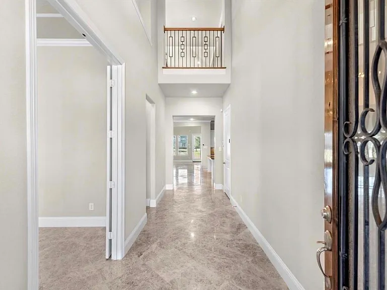 2024 Arrowood Glen Dr — Photo 4