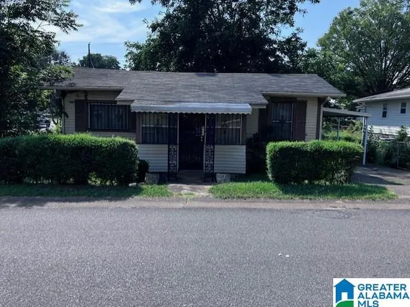 419 7th St, Docena, AL 35060