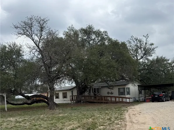 263 County Road 7812, Natalia, TX 78059