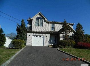 178 14th Ave, West Babylon, NY 11704