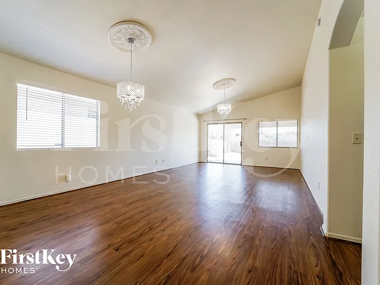 7826 N Sun Flair Dr — Photo 3