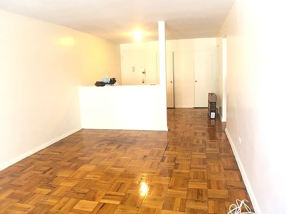 4th image of 715 E 32nd St #17