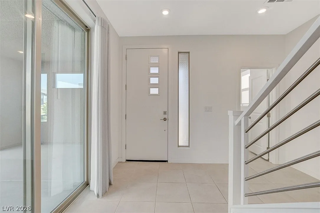 5 bed, 4.5 bath, 3540 sqft, $3,600 — Photo 4