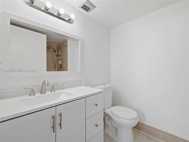 14623 Bonaire Blvd #405 — Photo 16