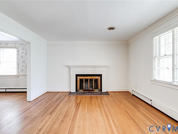 3rd image of 223 Roslyn Hills Dr