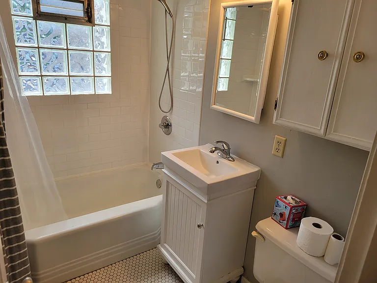 6720 Floyd St — Photo 28