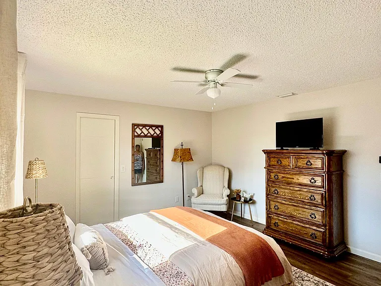 1535 Ultramarine Ln — Photo 12