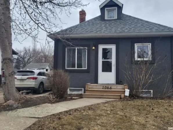 1066 5th AVENUE NE, Moose Jaw, SK S6H 1K8
