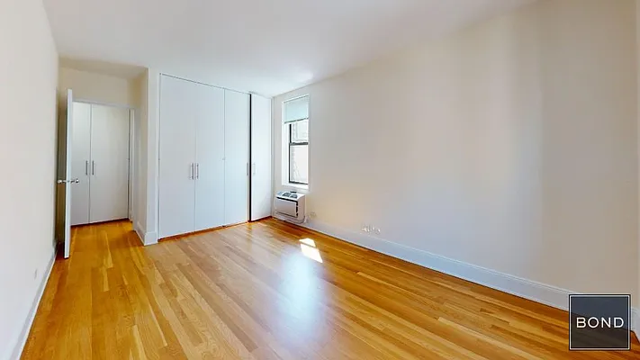 Rented by Bond New York | media 3