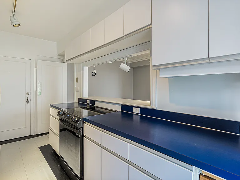 1017 Minor Ave #702 — Photo 3