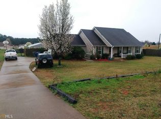 59 S Barnes Dr, Locust Grove, GA 30248