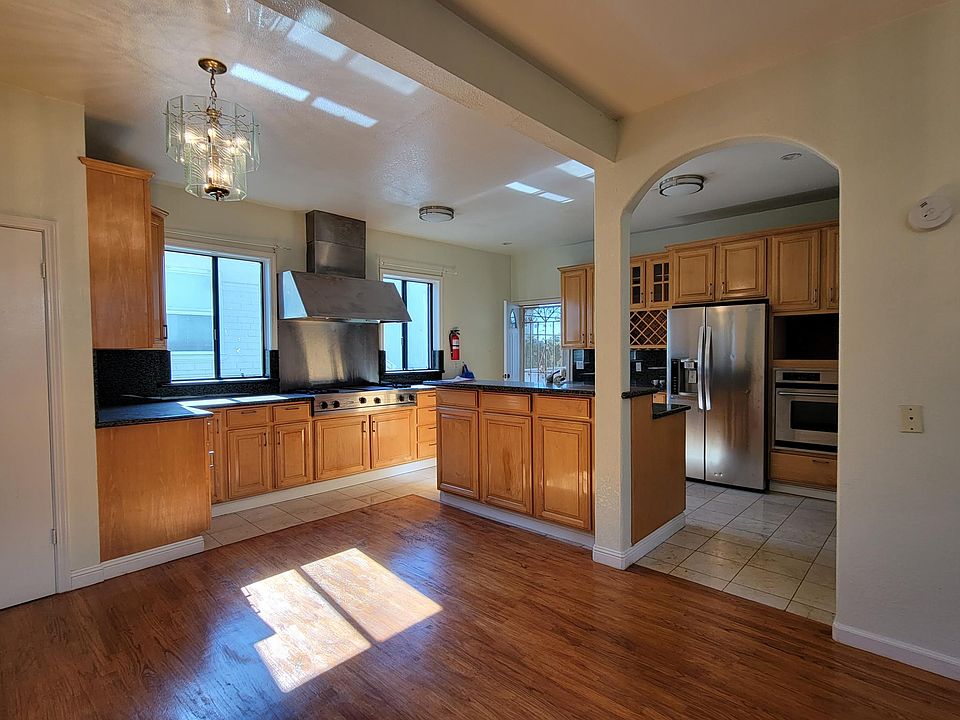 1st image of 419 International Blvd #B